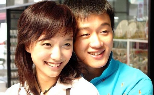《奋斗》播出15年，10位演员境况差距大，两人塌房，女5号成赢家