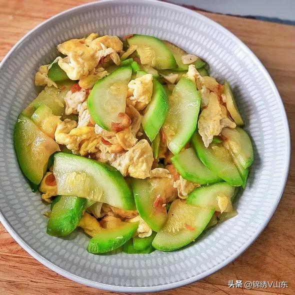 螃蟹要怎么炒才好吃，螃蟹要怎么炒才好吃视频,胖妹做比手还大的螃蟹视频（精致美味的10道家常小炒）