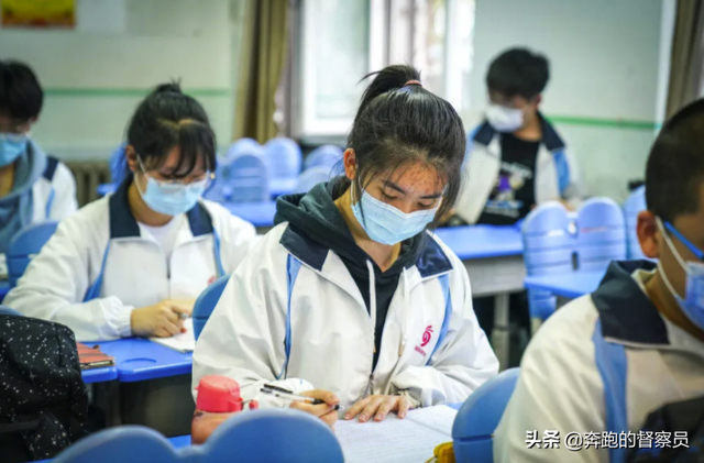 氢硫酸在空气中变质，氢在空气中变质（中考化学氢氧化钠变质的考点分析）