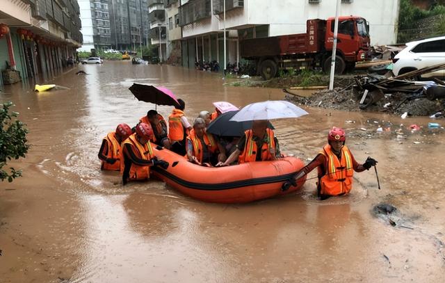 暴雨是自然灾害吗，大暴雨属于自然灾害吗（2022年全国十大自然灾害）