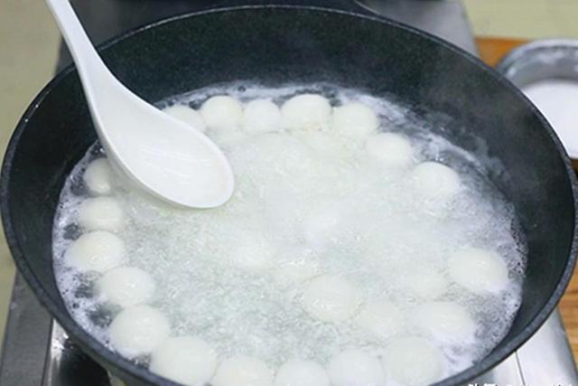 祭灶节的风俗有哪些，祭灶节的风俗有哪些图片（祭灶要牢记“一不借）