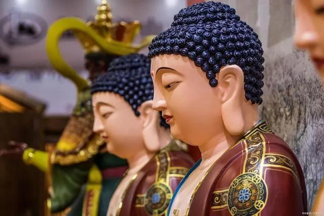 浮屠指的是什么，“救人一命胜造七级浮屠”中的“浮屠”指的是（“救人一命，胜造七级浮屠”）