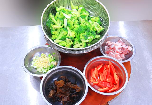 适合夏季吃的6种蔬菜，夏天必吃的6种蔬菜