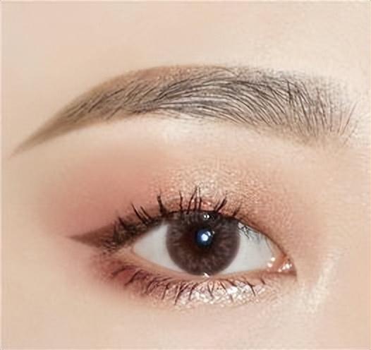 单眼皮眼线膏的画法，单眼皮怎么画眼线步骤（单眼皮眼妆的画法）