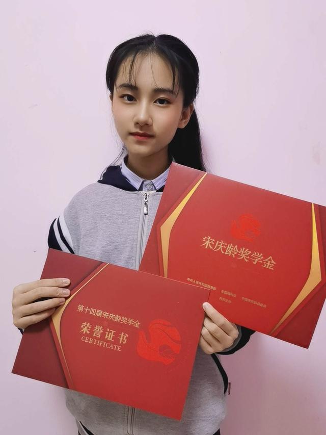 还记得演《红楼梦》的那群“小戏骨”吗？她们现在越来越漂亮了