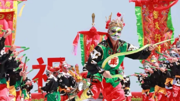 广东舞狮过年，都是“硬核”年俗