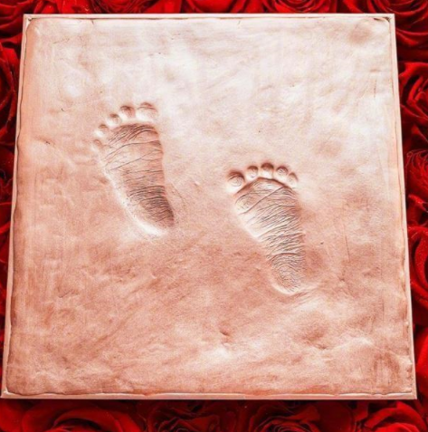 冯绍峰多少岁，冯绍峰比赵丽颖大几岁啊（43岁冯绍峰街头跑步无人识）