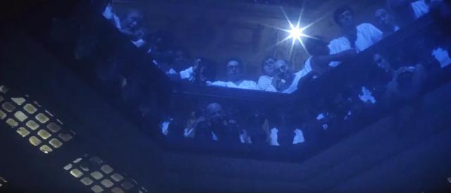 剃刀边缘结局(这部“抄出来”的情色惊悚片) 剃刀边缘结局(这部“抄出来”的情色惊悚片)