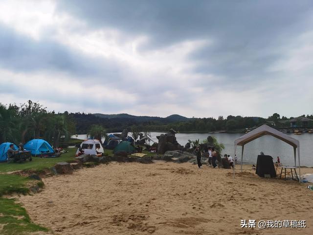 十一假期出游可畅玩银杏湖乐园，湖光山色风景迷人