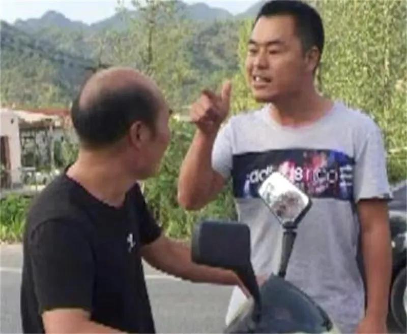 体罚学校体罚机男生（2018年）