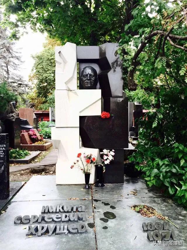 变色龙的作者，变色龙的作者是什么（戈尔巴乔夫将入葬的莫斯科新圣女公墓）