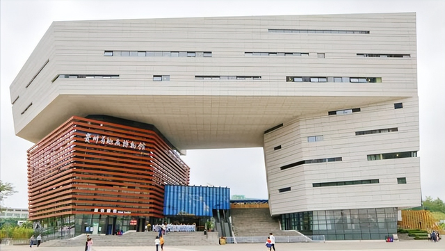 贵阳旅游景点大全必去处，贵阳周边的旅游景点大全（贵阳市区必去的5个景点）