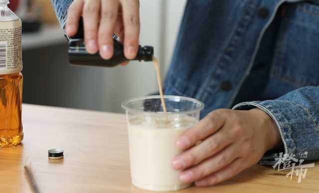 百利甜酒兑什么最好喝，百利甜酒的几种爽爆了的喝法（挑战便利店12种饮料的神仙混搭）