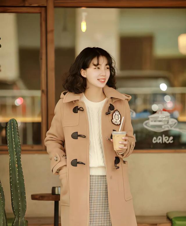 十八度穿什么衣服，18度左右衣服搭配图上海（照着这样穿，保暖又美丽）