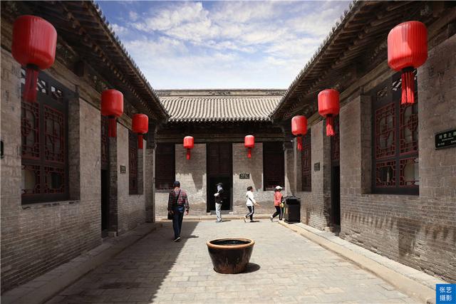 乔家大院在哪里，山西乔家大院（山西乔家大院5A景区降4A）