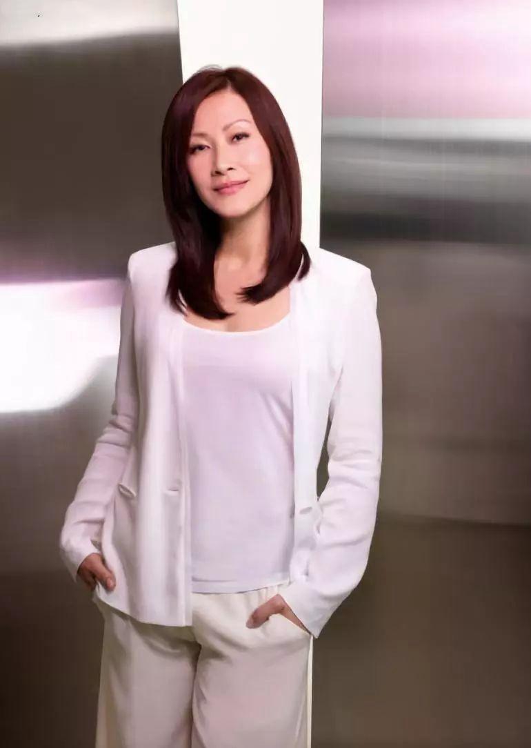 陈慧珊曾是上世纪90年代tvb的"四大花旦"之一,她出演的《鉴证实录》