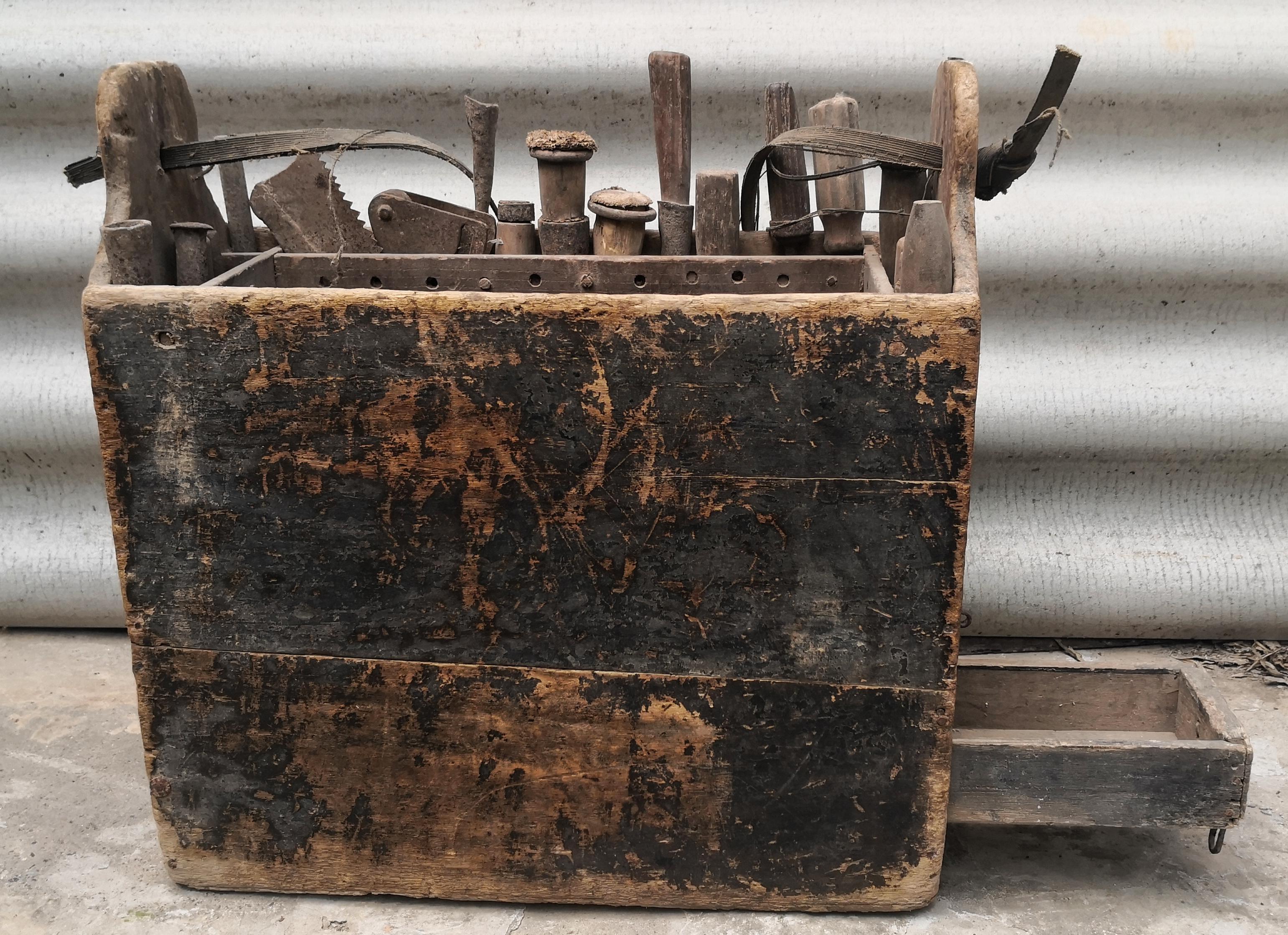 50多年前,工具箱救了他一命