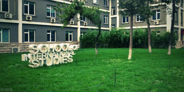 中国传媒大学是985吗，艺术类大学国际排名（中国传媒大学2022录取3236人）