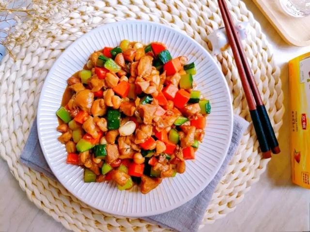 宫保鸡丁的制作方法，宫保鸡丁的制作方法视频