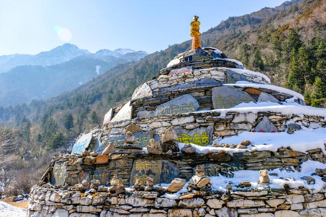 有什么成语描写赞美拉萨的天空，形容拉萨的天空的词语（天上西藏大美于行）