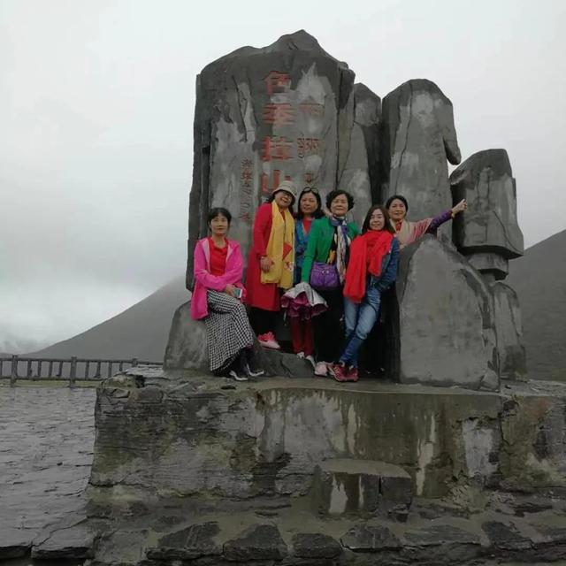 有什么成语描写赞美拉萨的天空，形容拉萨的天空的词语（天上西藏大美于行）