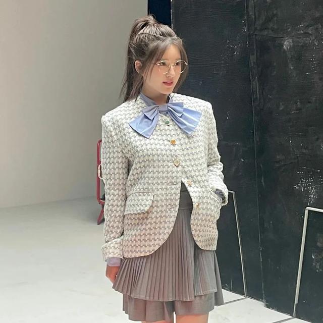 儿童发型图片 小女孩发型绑扎方法简单又可爱，儿童发型图片（几款绝美的新年公主编发）