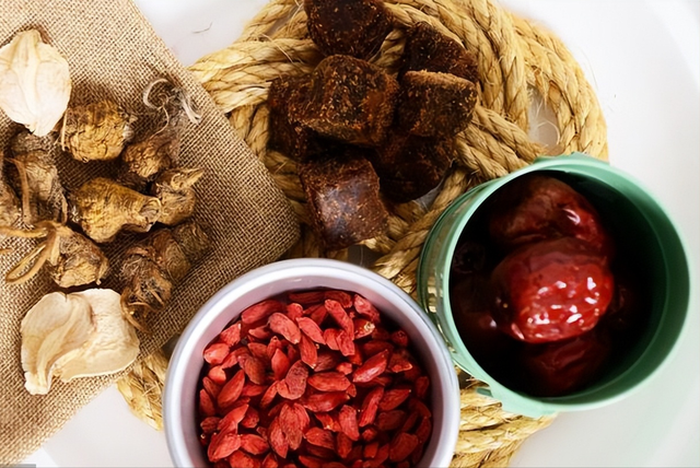 薏仁米怎么吃，薏米怎么煮好吃（薏米不一定只能煮红豆粥）