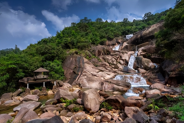广东最著名的景点，广东最有名的景点（广东最值得去的十大自然景观）
