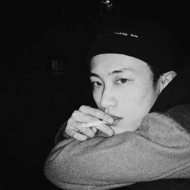 情头一对两张，微信头像，情头一对两张（情侣头像，热门高赞情头）