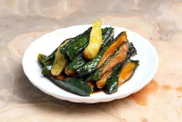 黄瓜条怎么腌制好吃，腌甜黄瓜条怎么腌制好吃（只用盐杀水就错了）