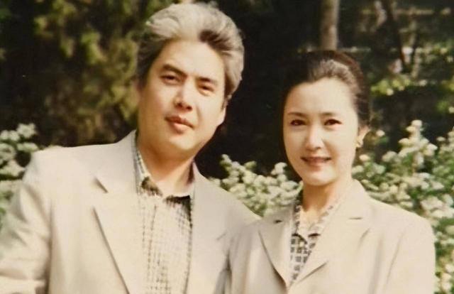 歌手姜黎黎简历，姜黎黎：嫁小3岁汪宝生