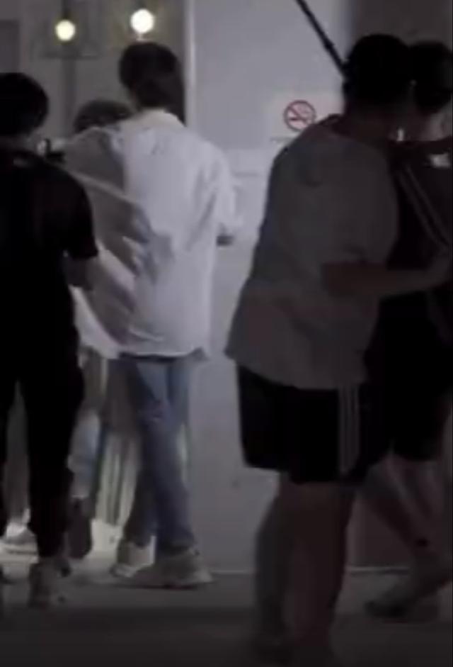王俊凯结婚了吗，王俊凯谈恋情对象（王俊凯男友力爆棚的瞬间）