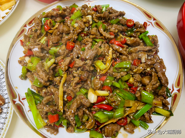 牛腩是牛的哪个部位，牛腩是牛的哪个部位,是否很臭（行家专吃这“4块肉”）