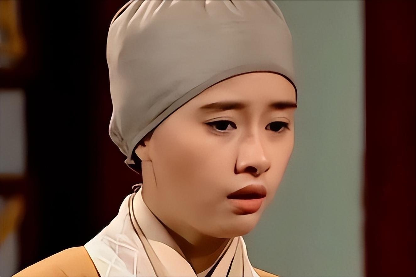 大家可能不知道,当年赵灵儿的第一人选并不是刘亦菲,而是何美钿.