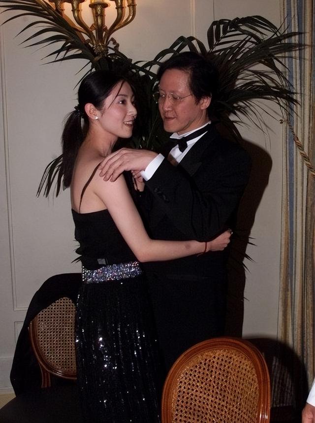 向华胜第一任老婆，向华胜：曾独宠张敏9年
