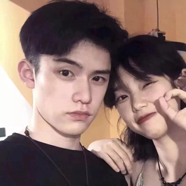 情头一对两张，微信头像，情头一对两张（情侣头像，热门高赞情头）