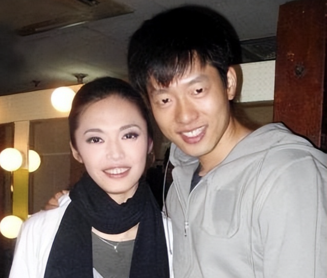 姚晨：和凌潇肃离婚，转身嫁给曹郁，如今活成了幸福人生