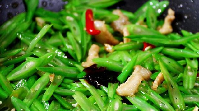 除夕年夜饭经典菜谱，6样“吉祥菜”记得摆上桌