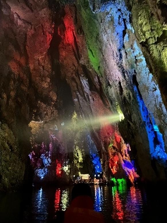 铜仁有哪些旅游景点免费，贵州最值得去的6个国家5A级景区