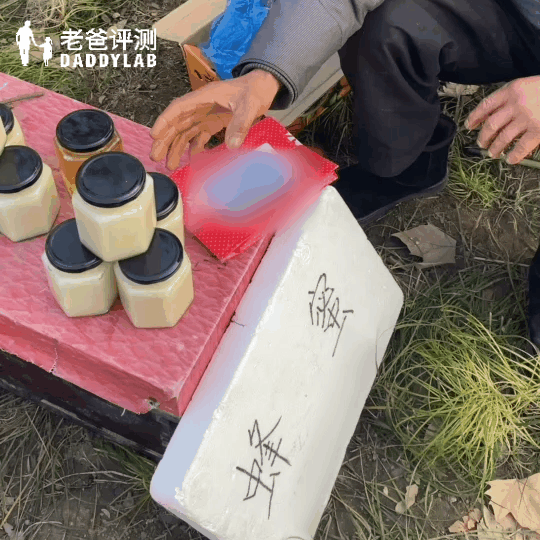 怎么看蜂蜜纯不纯 小窍门辨别蜂蜜真假，怎么看蜂蜜纯不纯（发现这些鉴别方法骗我好多年）