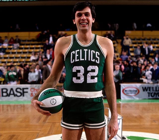 nba球员身高臂展一览，NBA自1946年成立以来臂展最长的十名球星