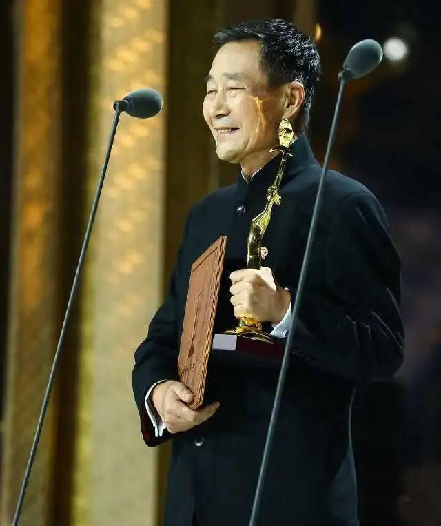 张译成金鸡和百花奖双料影帝，追平葛优、张涵予、黄晓明、张艺谋