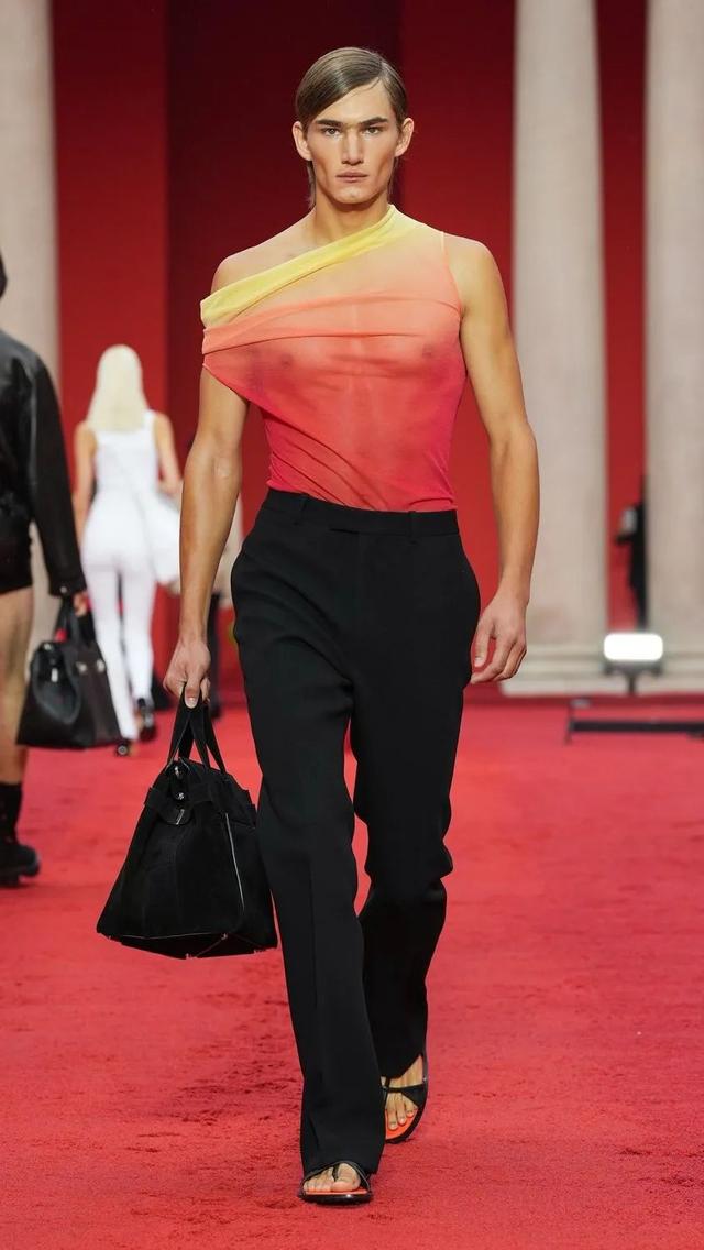 element是什么牌子，ELEMENT是啥牌子的电视（95岁的FERRAGAMO）