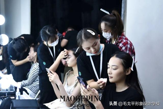 毛戈平化妆品产品介绍，毛戈平化妆品创始人（毛戈平MGP携手抖音美妆打造专业彩妆学院）