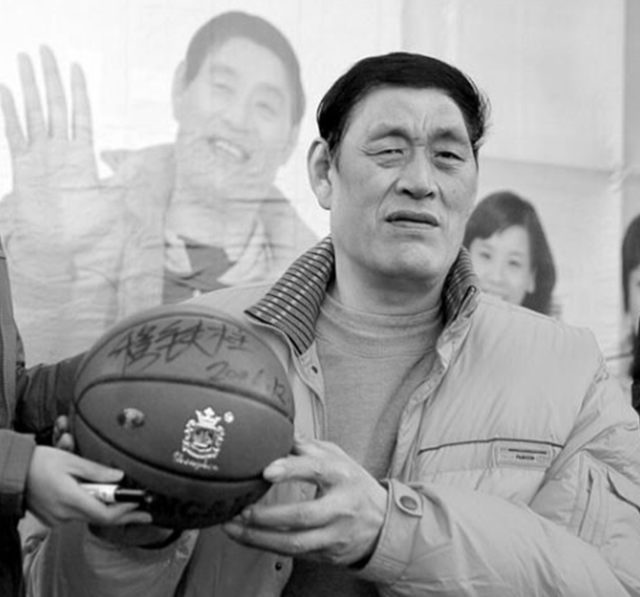 篮球的名人有哪些，篮球的名人有哪些人物（中国篮球历史TOP10巨星排名）