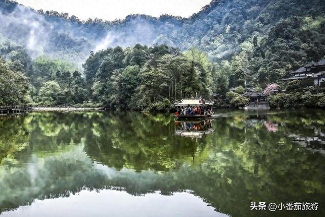 成都市区必去的景点，成都市区必去的十大景点（成都旅游必去的十大景点推荐）