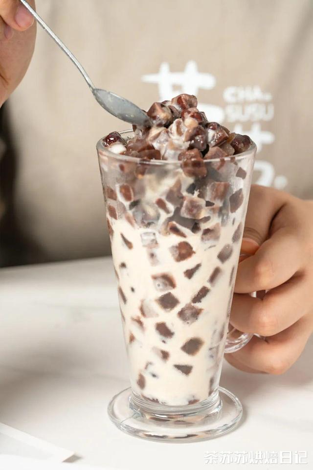 三花淡奶可以直接喝吗，三花淡奶好吗（冰冰凉超清爽，做一次能吃一周）