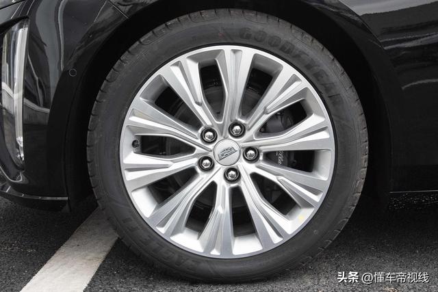 2022年新款凯迪拉克ct6，降价2万元/取消后轮转向