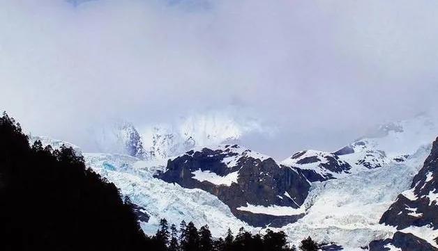 世界上最长的山脉是什么，世界最长的山脉（祖国大好河山欣赏之卡瓦格博峰）