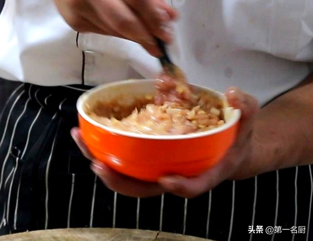 猪肉丸子汤的做法，豆腐猪肉丸子汤的做法（分享4道丸子汤）